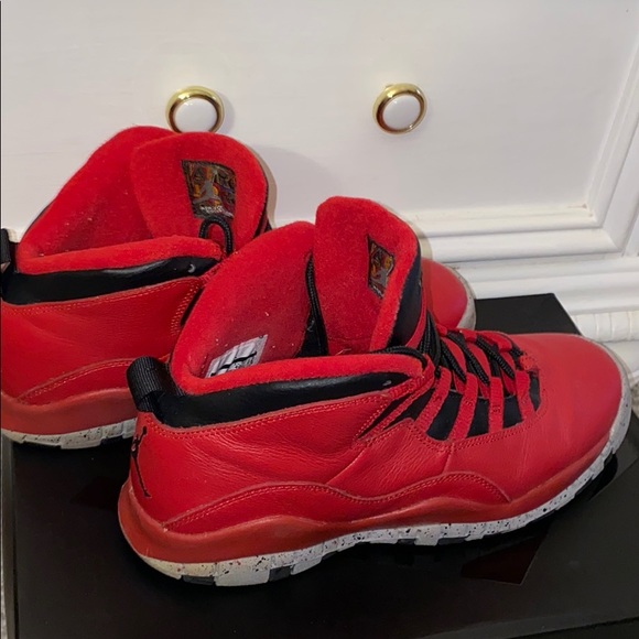 Jordan 10 Sneaker - Picture 2 of 4